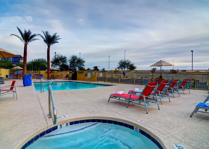 Holiday Inn Express & Suites - Phoenix North - Scottsdale By Ihg